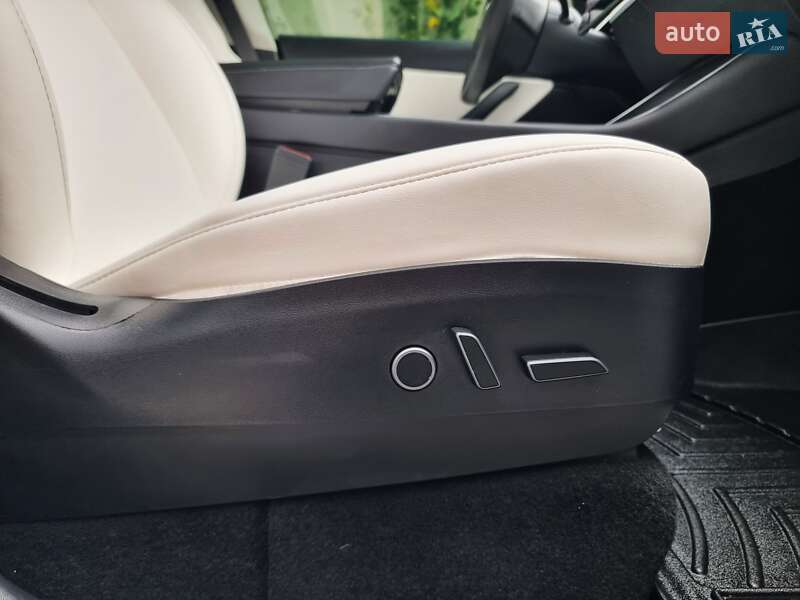 Позашляховик / Кросовер Tesla Model Y 2021 в Хмельницькому