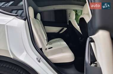 Позашляховик / Кросовер Tesla Model Y 2021 в 
