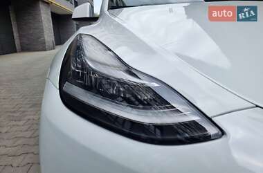 Позашляховик / Кросовер Tesla Model Y 2021 в 