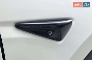 Позашляховик / Кросовер Tesla Model Y 2021 в 