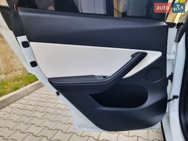 Позашляховик / Кросовер Tesla Model Y 2021 в Хмельницькому