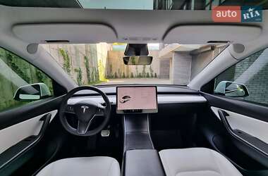 Позашляховик / Кросовер Tesla Model Y 2021 в 
