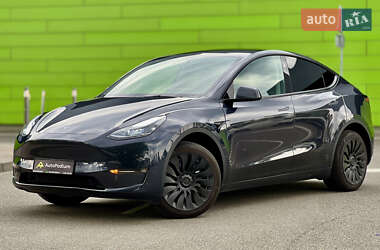 Позашляховик / Кросовер Tesla Model Y 2024 в 