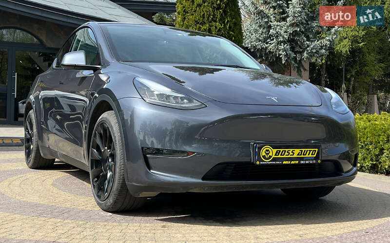 Tesla Model Y 2023