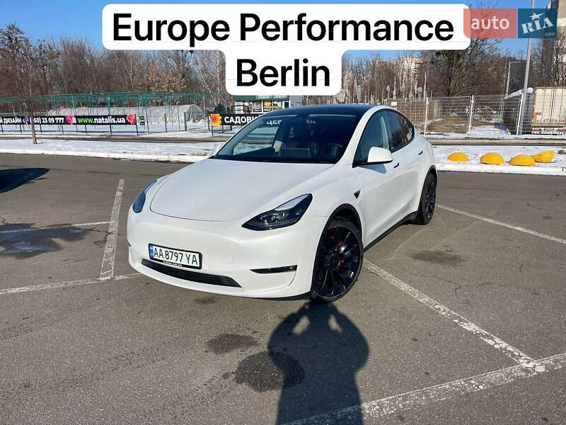 Tesla Model Y 2022