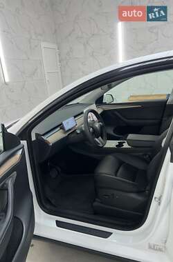 Внедорожник / Кроссовер Tesla Model Y 2024 в 