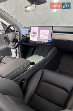 Внедорожник / Кроссовер Tesla Model Y 2024 в 