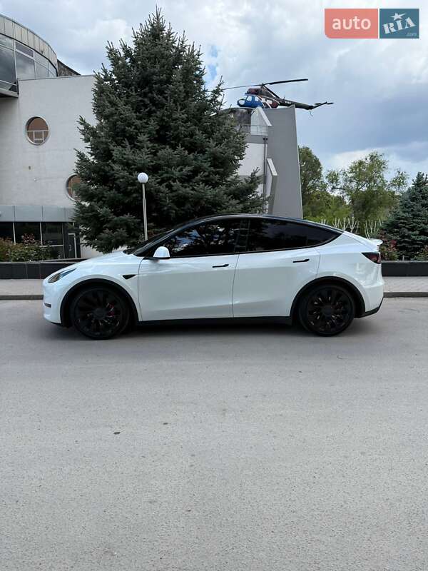 Tesla Model Y 2022