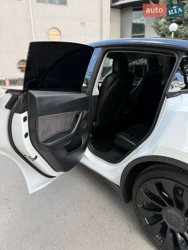 Внедорожник / Кроссовер Tesla Model Y 2022 в Запорожье