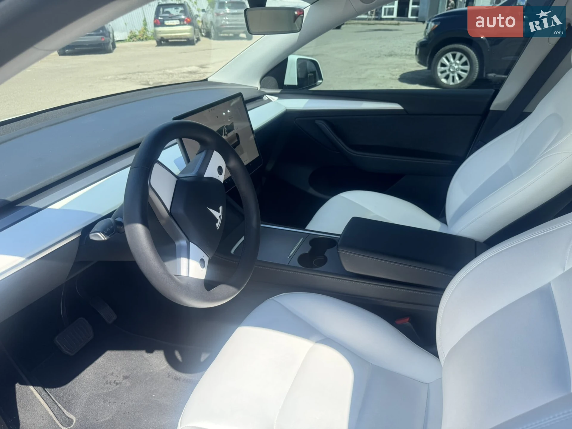 2022 Tesla Model Y - мініатюра 3