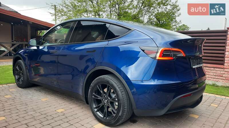 Внедорожник / Кроссовер Tesla Model Y 2023 в Ивано-Франковске