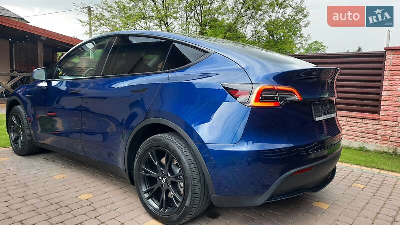 Внедорожник / Кроссовер Tesla Model Y 2023 в Ивано-Франковске