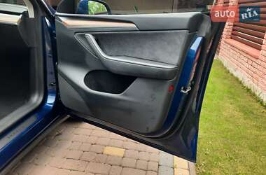 Внедорожник / Кроссовер Tesla Model Y 2023 в 