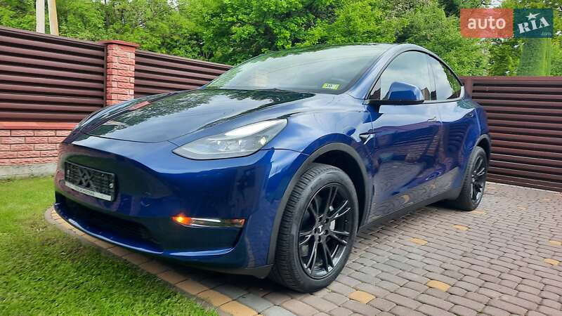 Внедорожник / Кроссовер Tesla Model Y 2023 в Ивано-Франковске