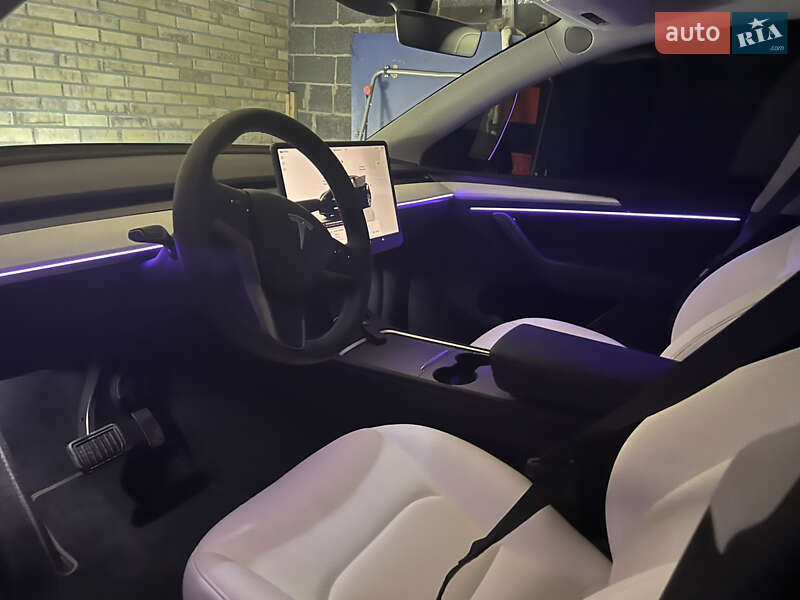 Внедорожник / Кроссовер Tesla Model Y 2024 в Цумани