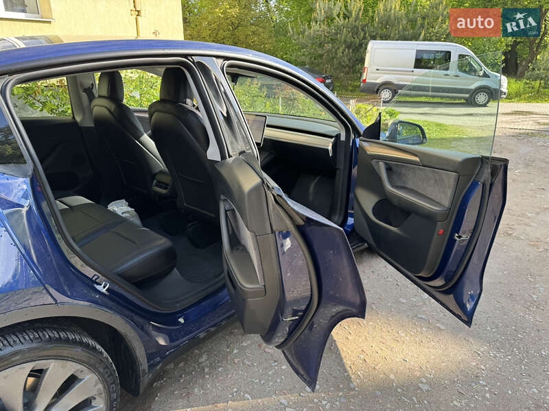 Позашляховик / Кросовер Tesla Model Y 2022 в Львові
