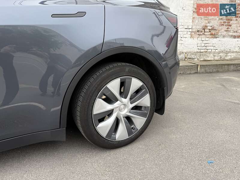 Внедорожник / Кроссовер Tesla Model Y 2023 в Киеве