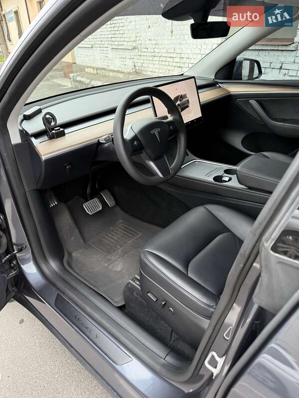 Внедорожник / Кроссовер Tesla Model Y 2023 в Киеве