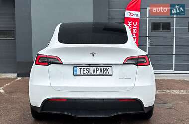 Внедорожник / Кроссовер Tesla Model Y 2024 в 