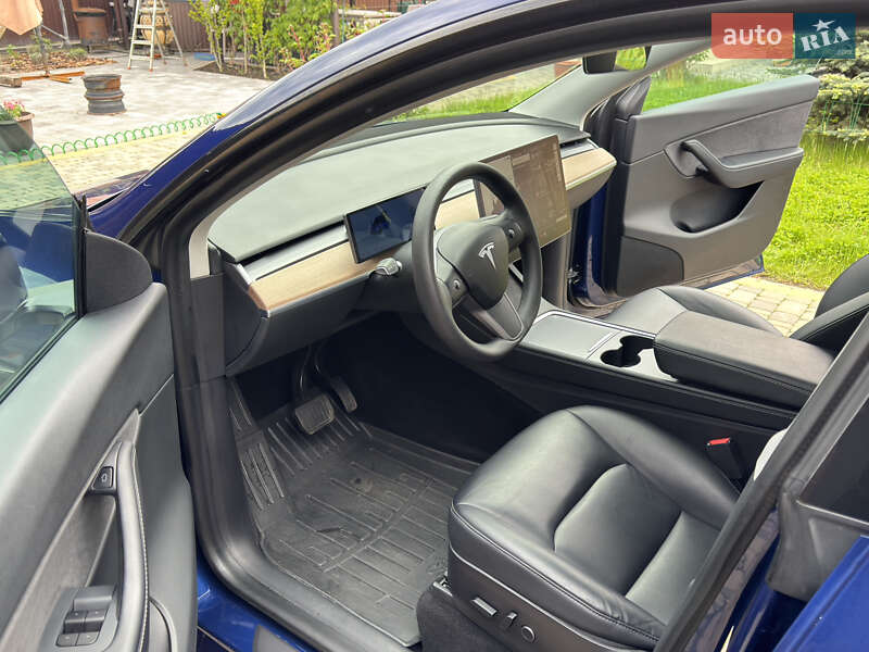 Внедорожник / Кроссовер Tesla Model Y 2021 в Киеве