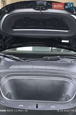 Внедорожник / Кроссовер Tesla Model Y 2024 в 