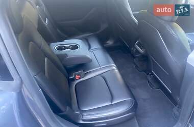 Позашляховик / Кросовер Tesla Model Y 2023 в 