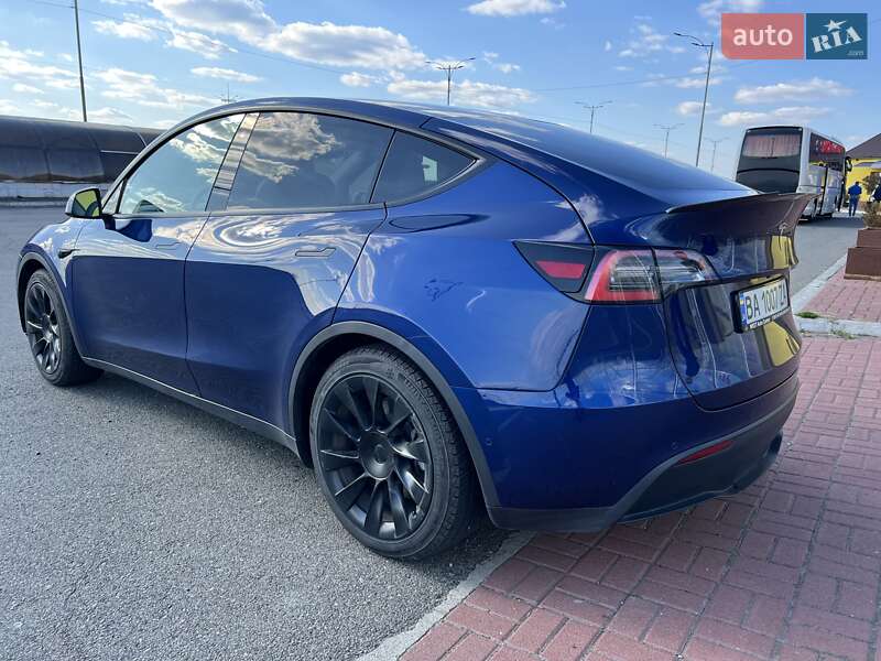 Позашляховик / Кросовер Tesla Model Y 2021 в Умані