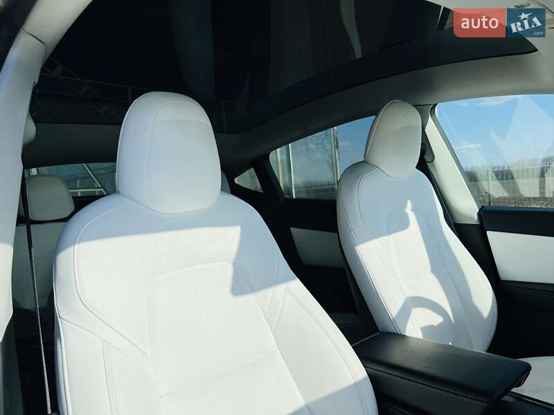 Позашляховик / Кросовер Tesla Model Y 2021 в Умані