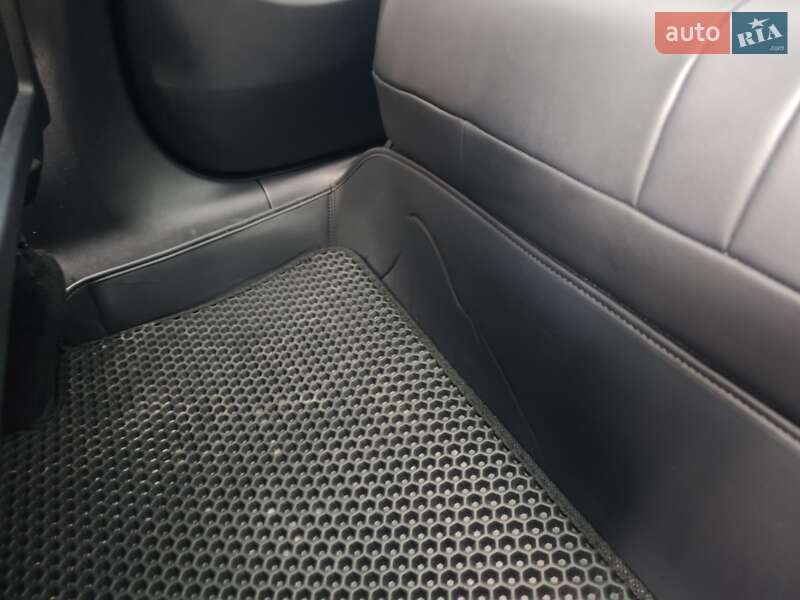 Внедорожник / Кроссовер Tesla Model Y 2022 в Киеве