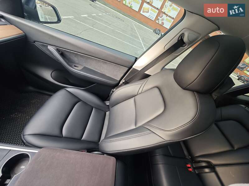 Внедорожник / Кроссовер Tesla Model Y 2022 в Киеве