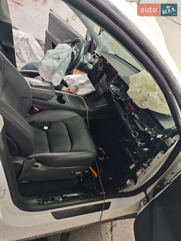 Внедорожник / Кроссовер Tesla Model Y 2022 в Киеве