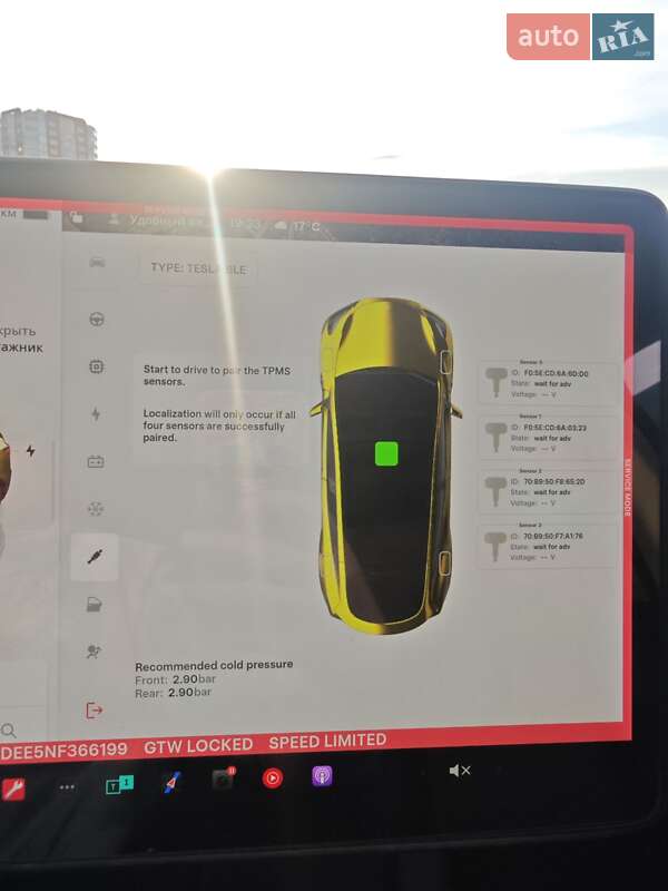 Внедорожник / Кроссовер Tesla Model Y 2022 в Киеве