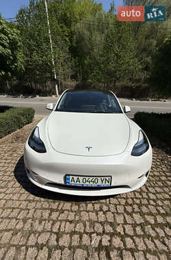 Внедорожник / Кроссовер Tesla Model Y 2021 в Киеве