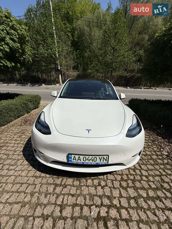 Tesla Model Y 2021