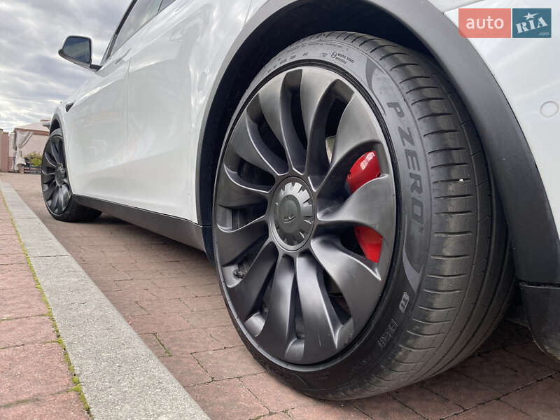 Внедорожник / Кроссовер Tesla Model Y 2021 в Стрые