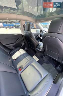 Внедорожник / Кроссовер Tesla Model Y 2022 в 