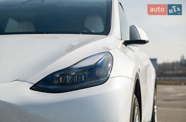 Позашляховик / Кросовер Tesla Model Y 2021 в 