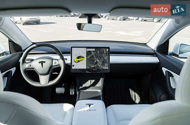 Позашляховик / Кросовер Tesla Model Y 2021 в 