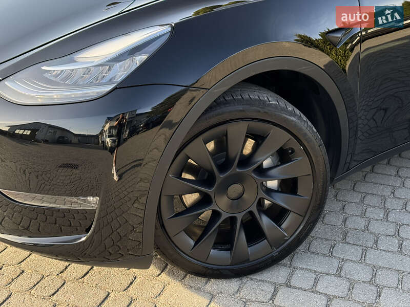 Внедорожник / Кроссовер Tesla Model Y 2023 в Львове