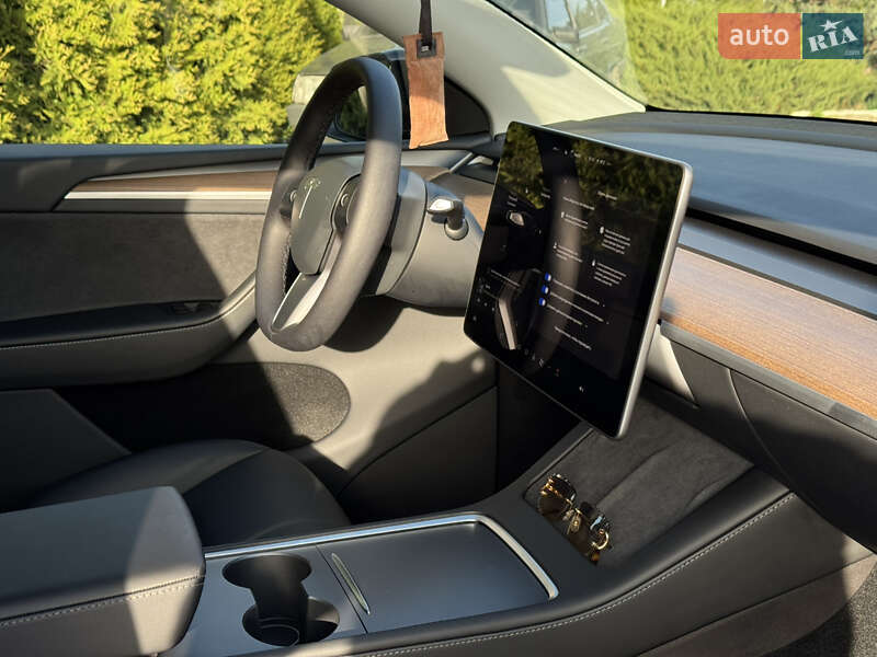 Внедорожник / Кроссовер Tesla Model Y 2023 в Львове