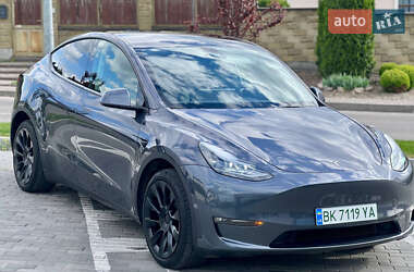 Внедорожник / Кроссовер Tesla Model Y 2023 в 