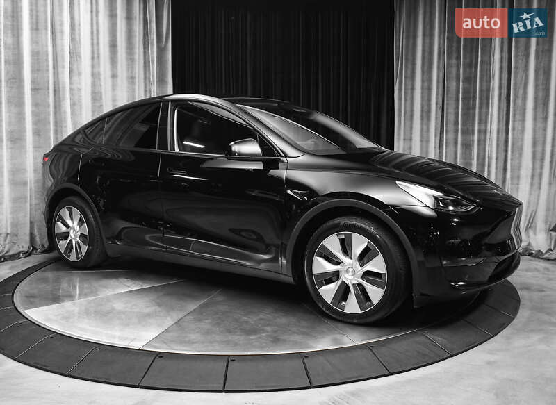 Внедорожник / Кроссовер Tesla Model Y 2023 в 