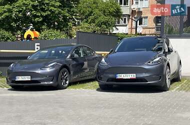 Внедорожник / Кроссовер Tesla Model Y 2022 в Ровно
