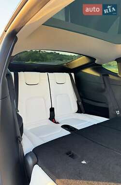 Внедорожник / Кроссовер Tesla Model Y 2022 в 