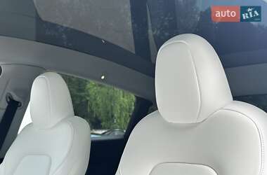 Позашляховик / Кросовер Tesla Model Y 2023 в 