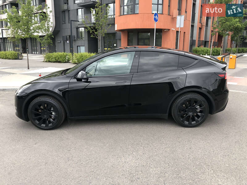 Внедорожник / Кроссовер Tesla Model Y 2022 в Киеве