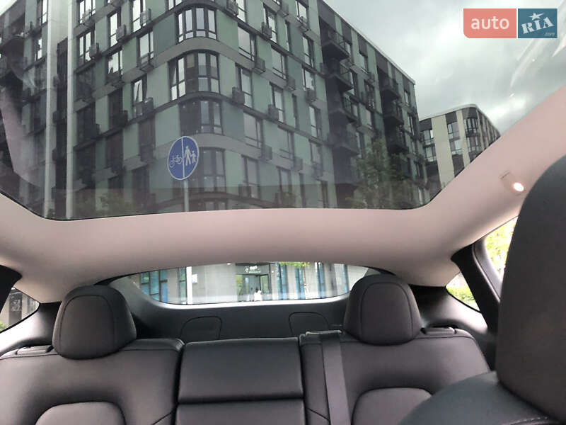 Внедорожник / Кроссовер Tesla Model Y 2022 в Киеве