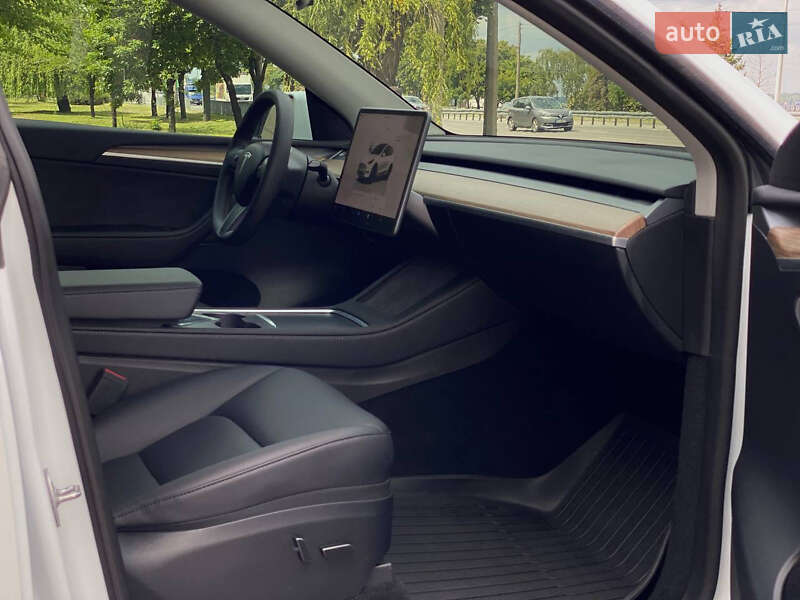 Внедорожник / Кроссовер Tesla Model Y 2023 в Днепре