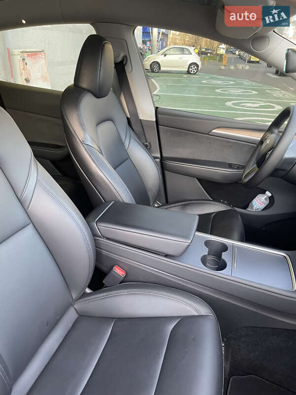 Внедорожник / Кроссовер Tesla Model Y 2022 в Киеве