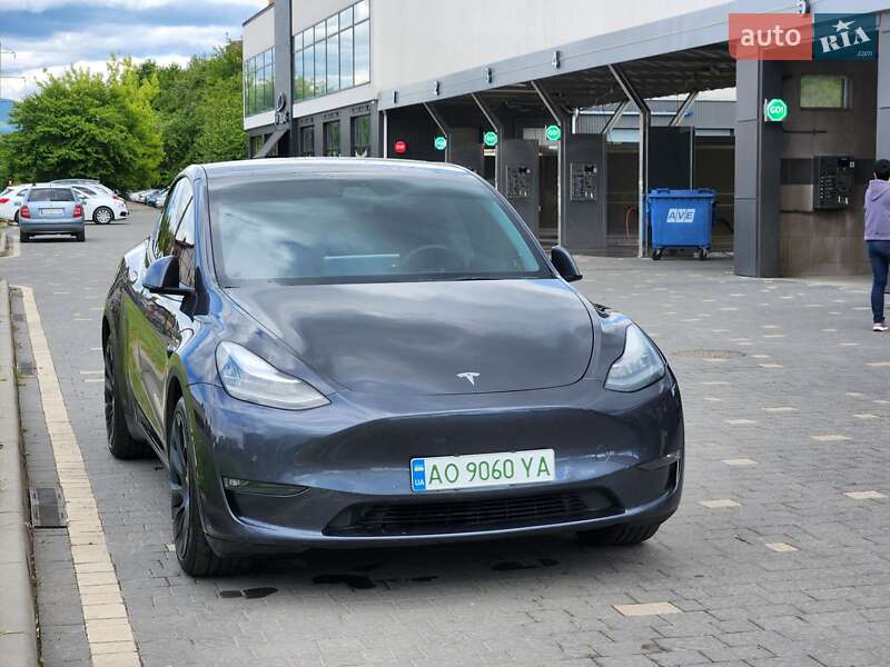 Внедорожник / Кроссовер Tesla Model Y 2021 в 